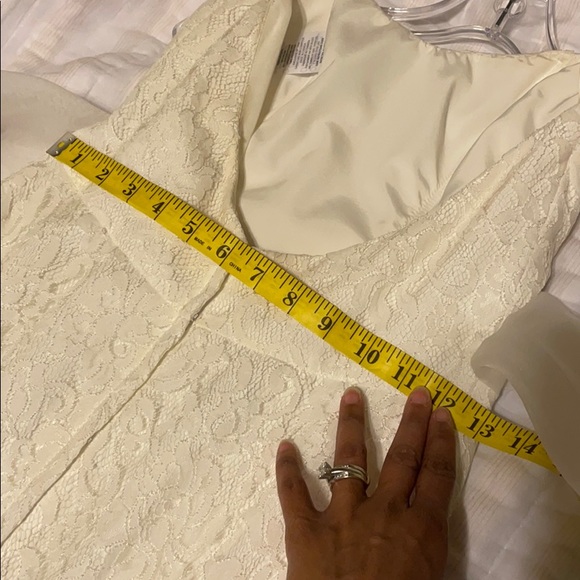 Wedding dress - Picture 6 of 9